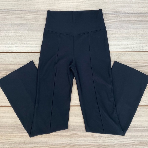 YPB sculptLUX Split-Hem Flare Legging + Plunge Henley Slim Tank | size M - Picture 3 of 14